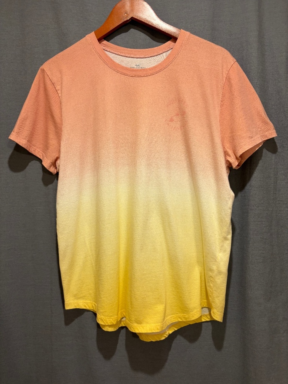 Hollister Women's Medium T-Shirt Ombre Dip-Dye Orange Yellow So. Calif. Graphic